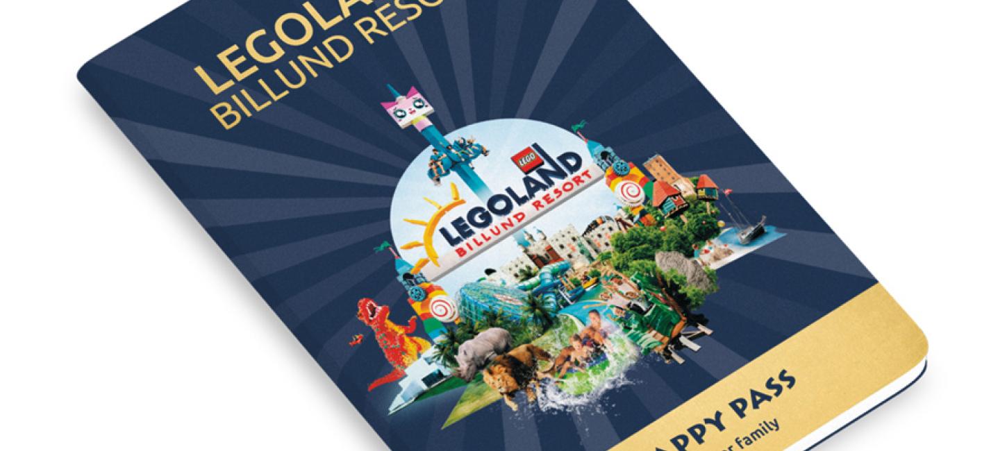 Der Be Happy Pass ist ein lustiger und kostenloser Pass für Familien mit Kindern, die im LEGOLAND® Billund Resort übernachten.